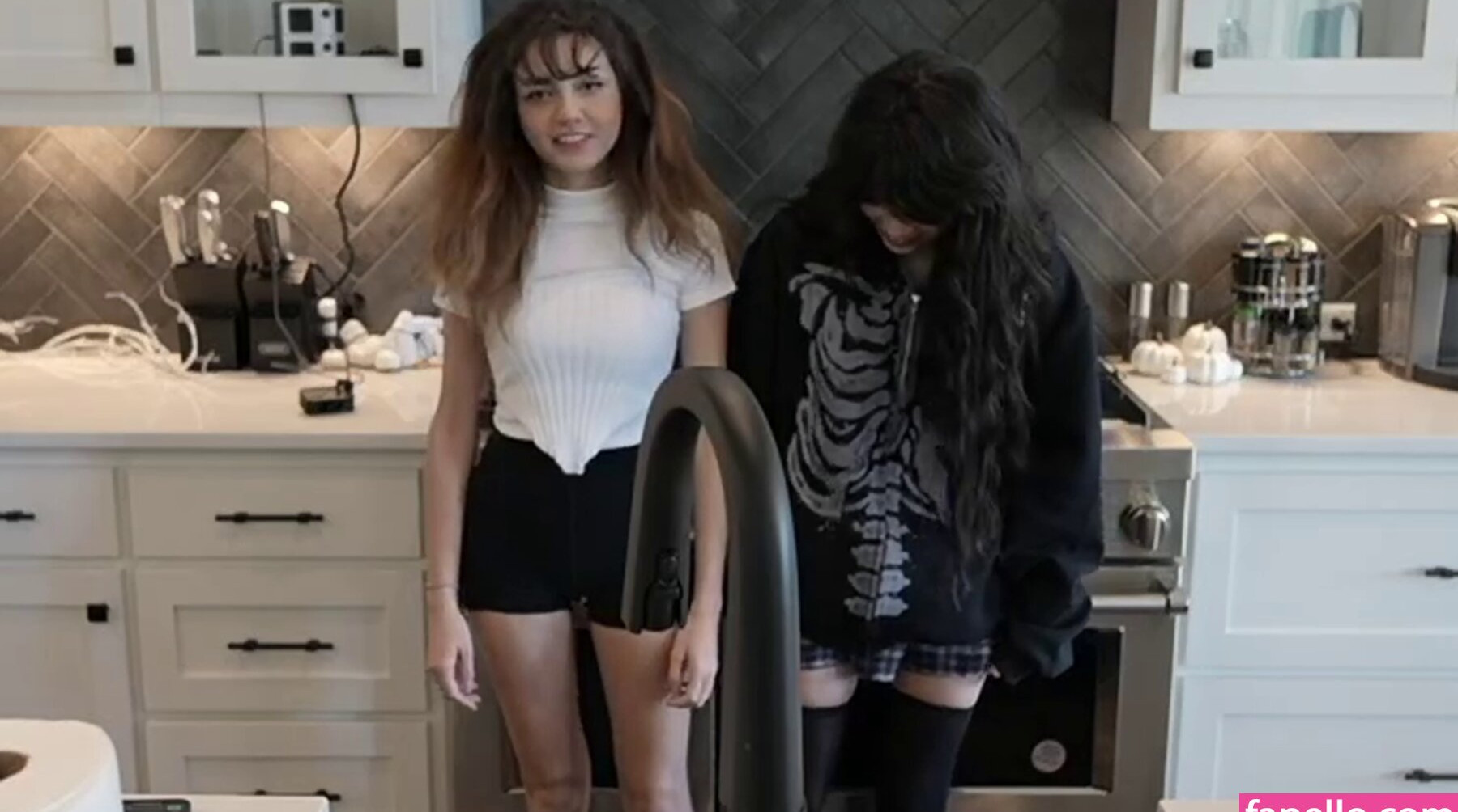 emiru-33 gallery photo #1514