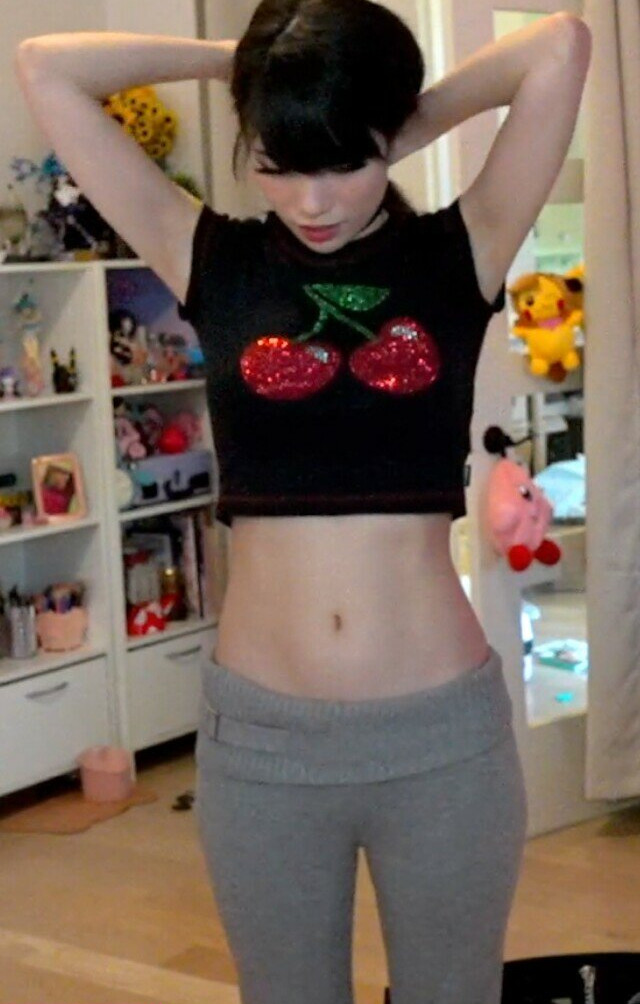 emiru-33 gallery photo #1528