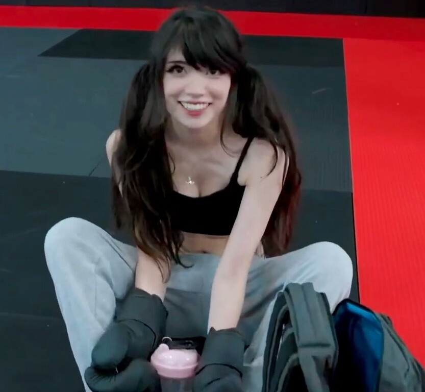 emiru-33 gallery photo #1544