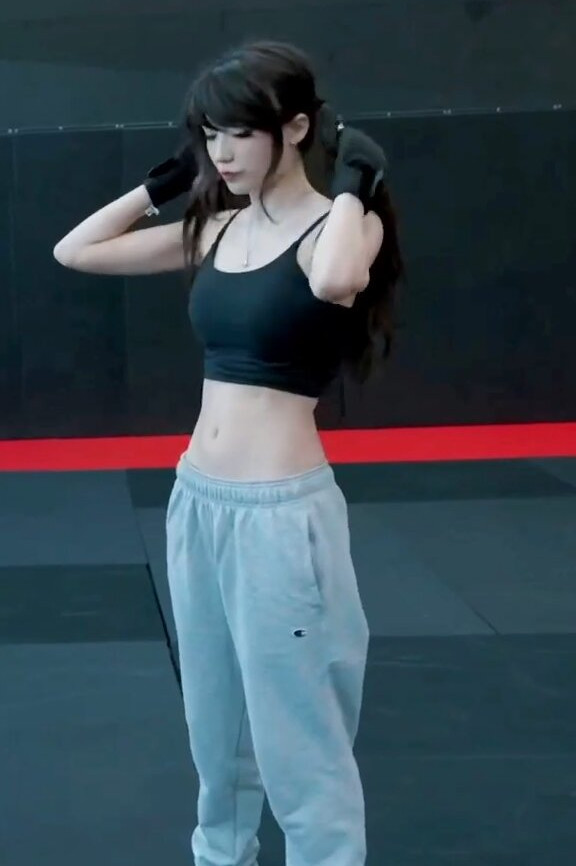 emiru-33 gallery photo #1547