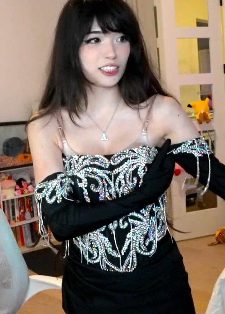 emiru-33 gallery photo #1557