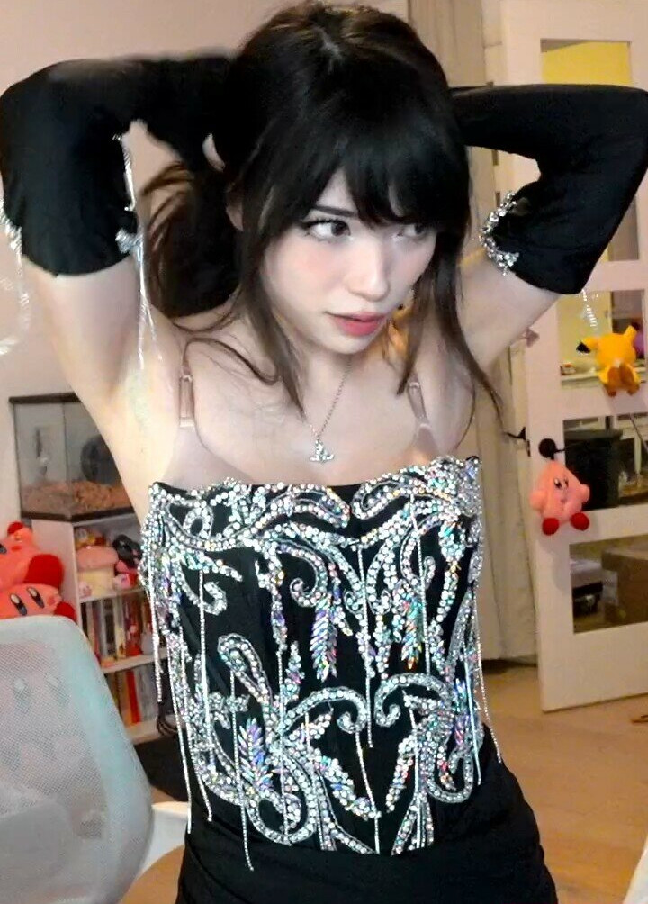 emiru-33 gallery photo #1558