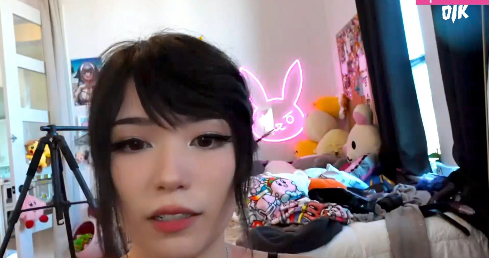 emiru-33 gallery photo #1562