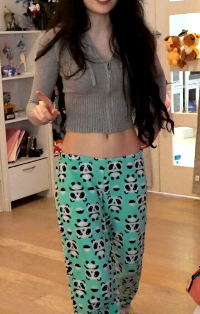 emiru-33 gallery photo #1657