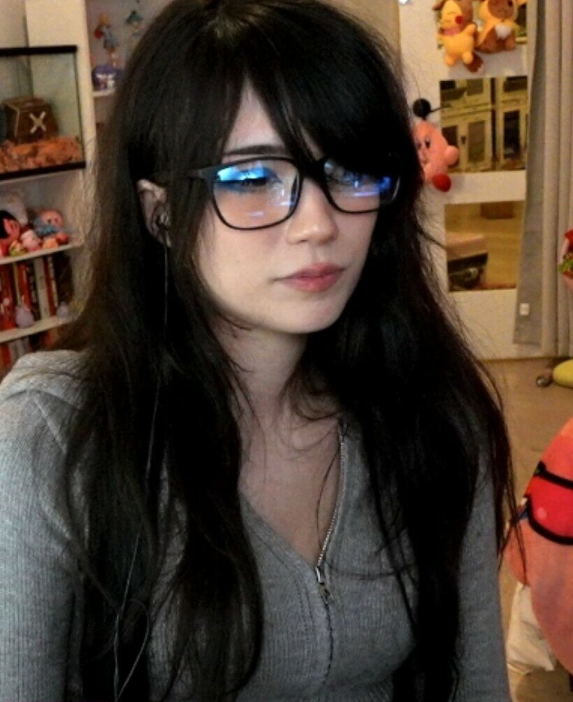 emiru-33 gallery photo #1662