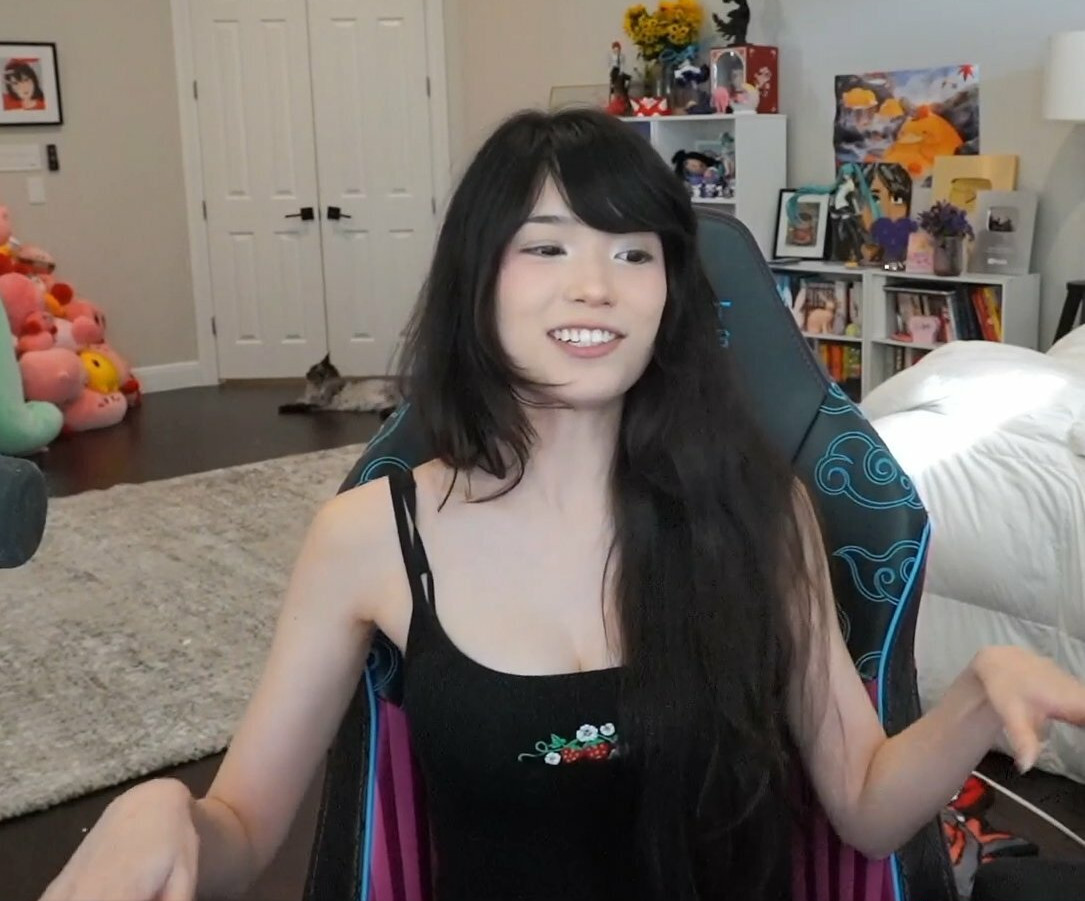 emiru-33 gallery photo #310