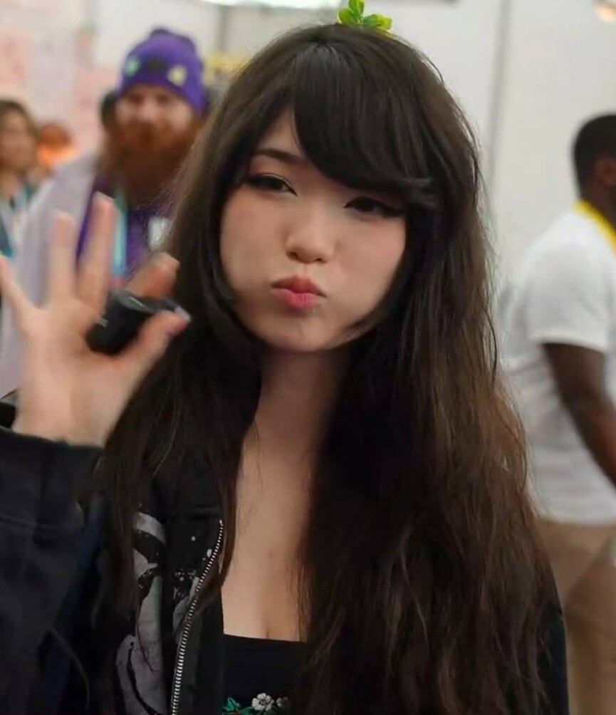 emiru-33 gallery photo #357