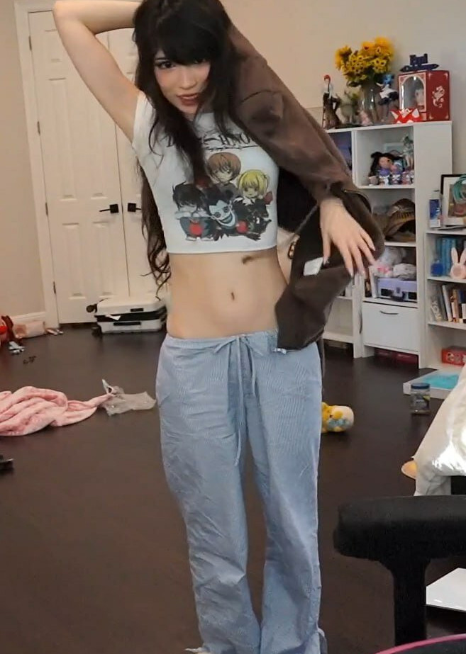 emiru-33 gallery photo #387