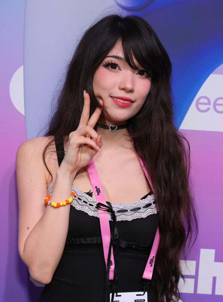 emiru-33 gallery photo #447