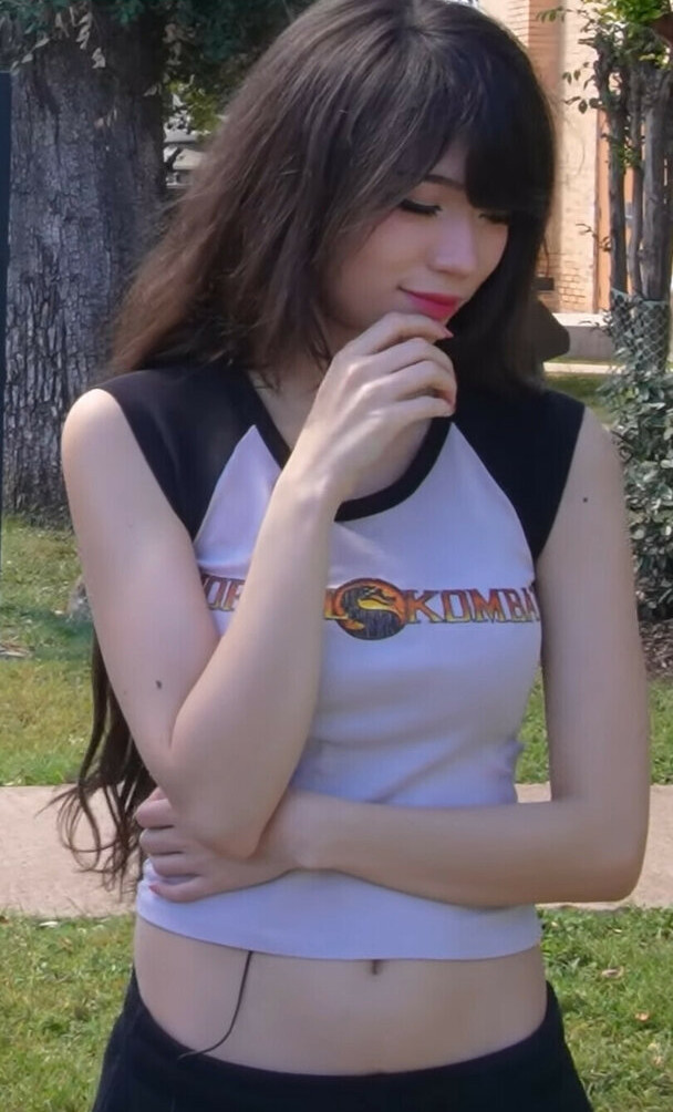 emiru-33 gallery photo #476