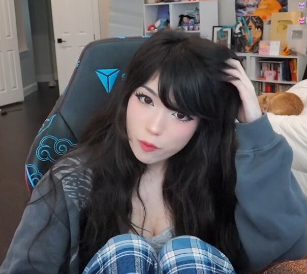 emiru-33 gallery photo #543