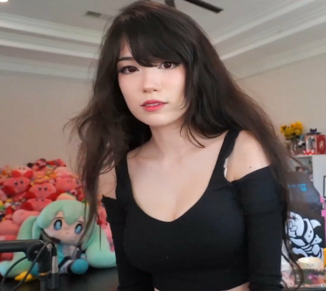 emiru-33 gallery photo #560