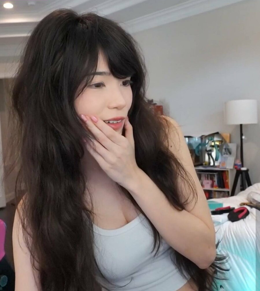 emiru-33 gallery photo #598