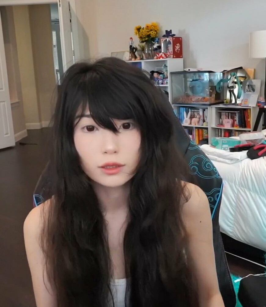 emiru-33 gallery photo #600