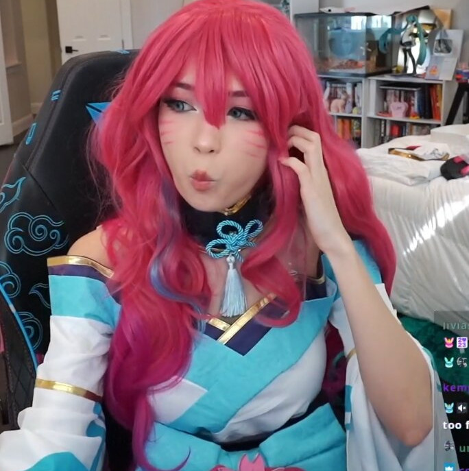 emiru-33 gallery photo #615