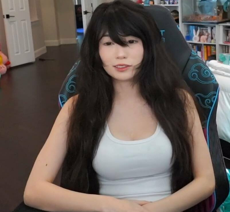 emiru-33 gallery photo #624