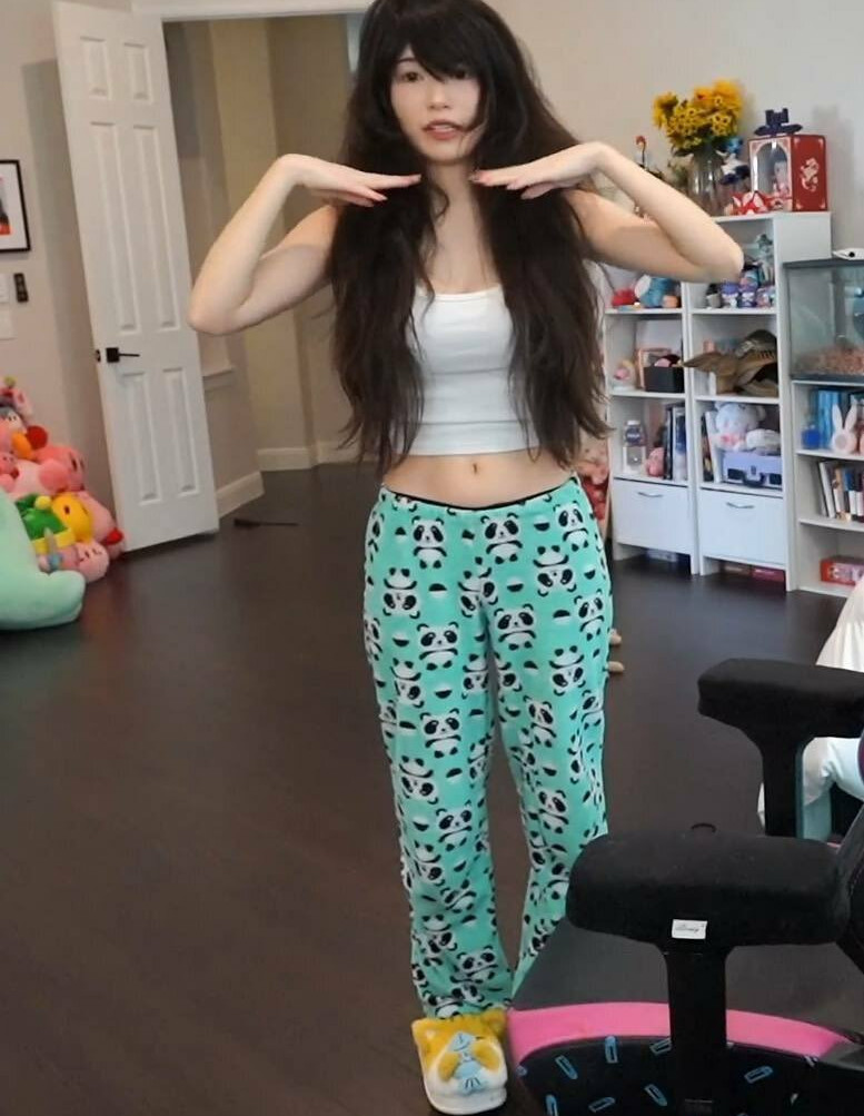 emiru-33 gallery photo #625