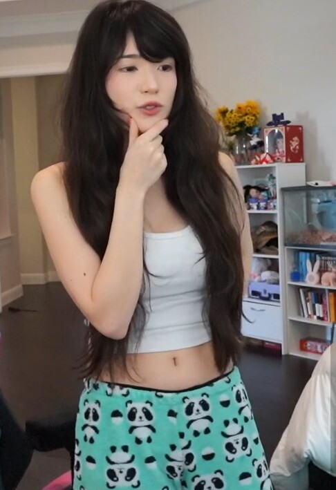 emiru-33 gallery photo #630