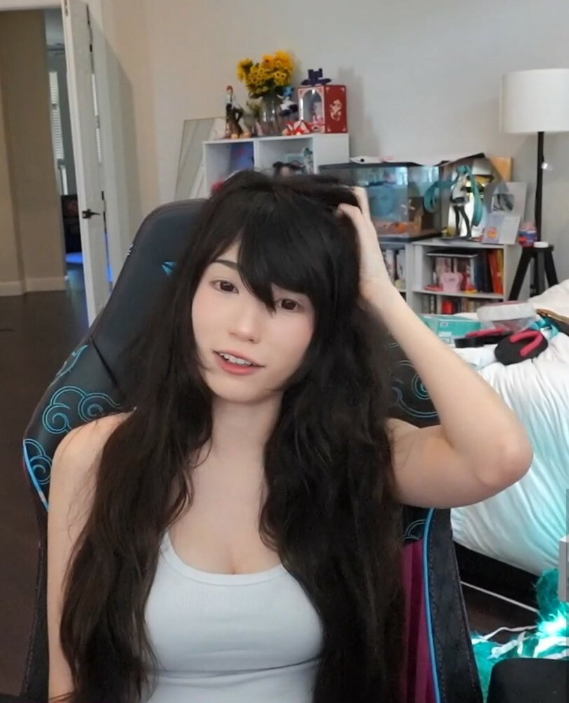 emiru-33 gallery photo #631