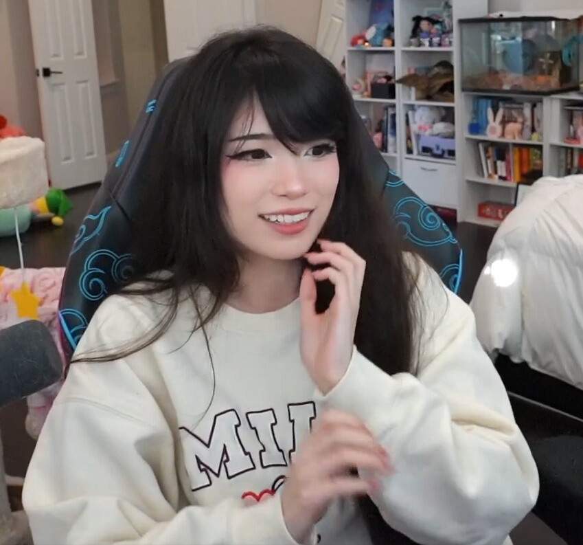 emiru-33 gallery photo #636