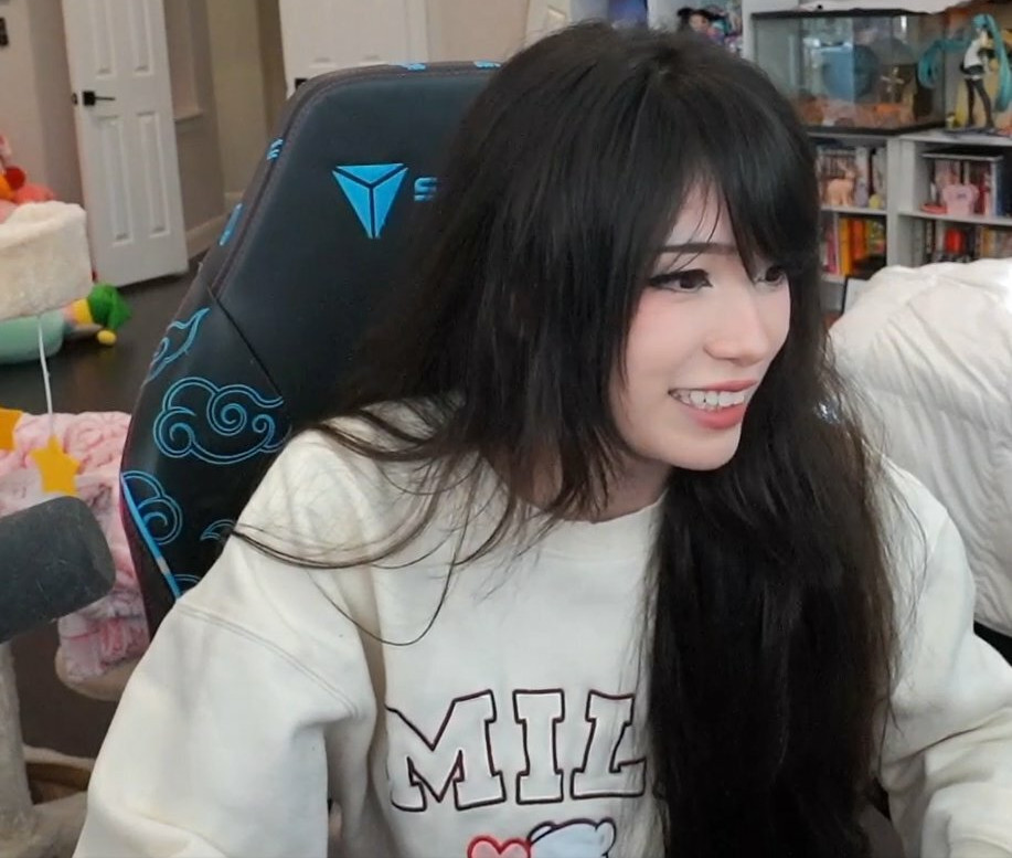 emiru-33 gallery photo #639