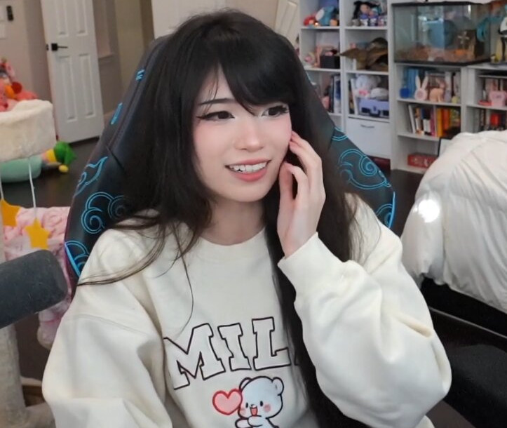 emiru-33 gallery photo #641