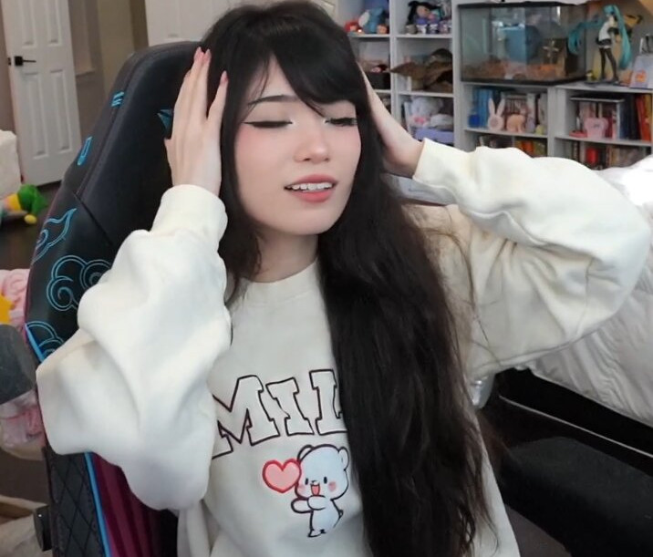 emiru-33 gallery photo #642