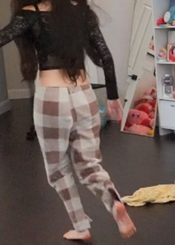 emiru-33 gallery photo #679