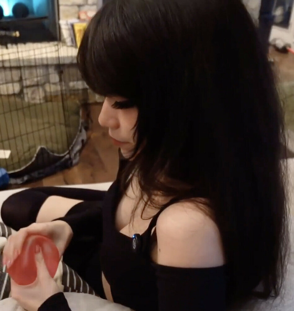 emiru-33 gallery photo #686