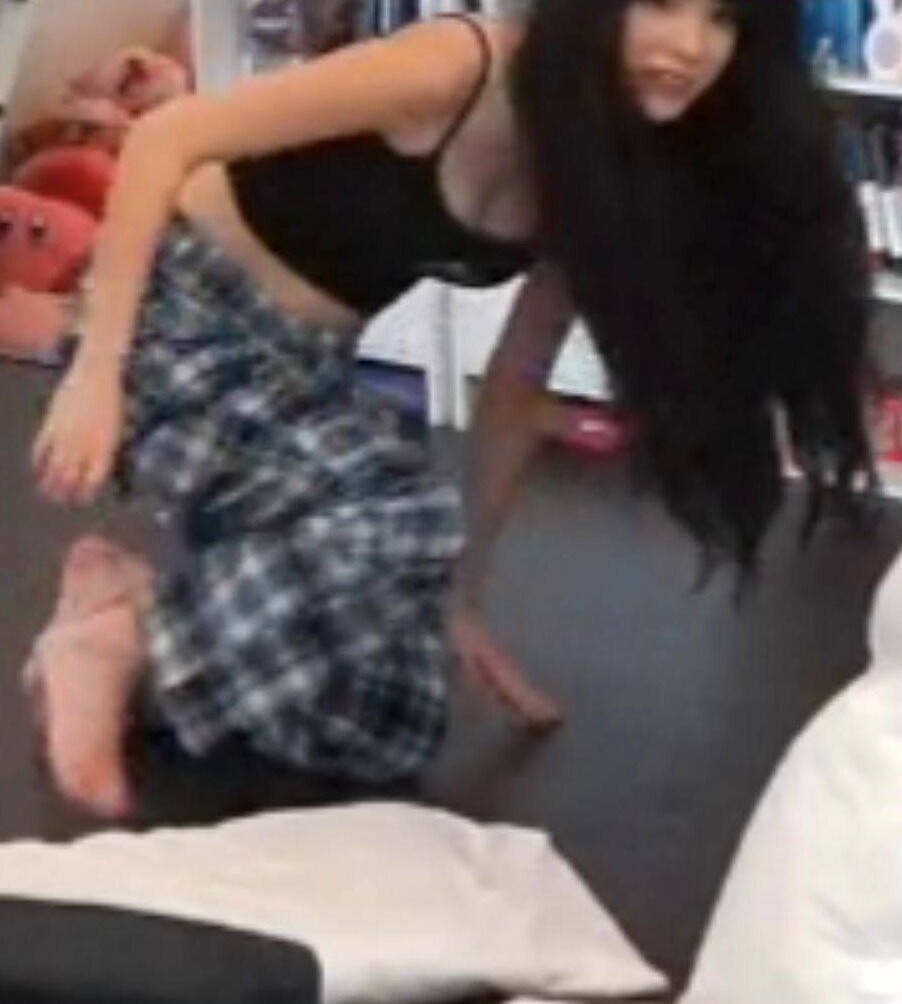 emiru-33 gallery photo #775