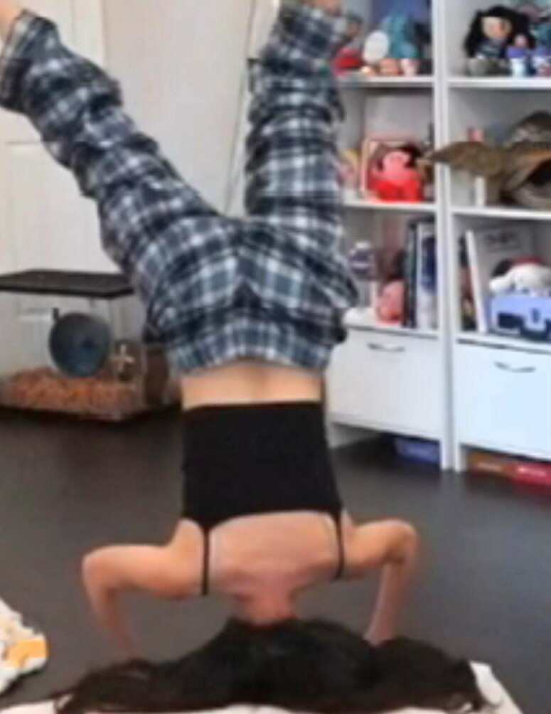 emiru-33 gallery photo #779