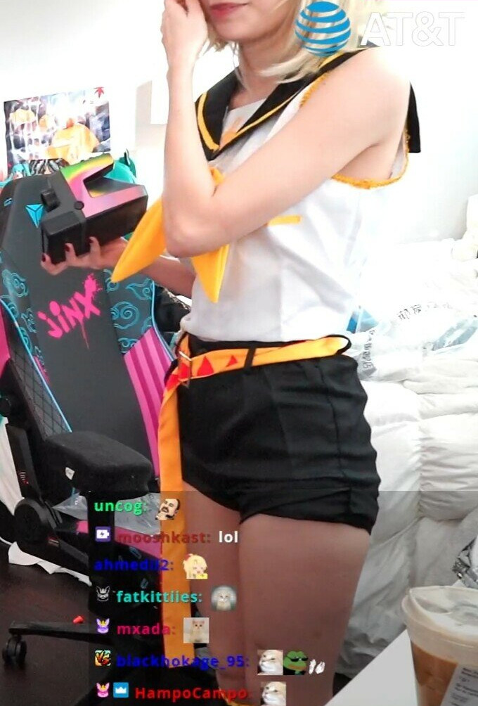 emiru-33 gallery photo #783