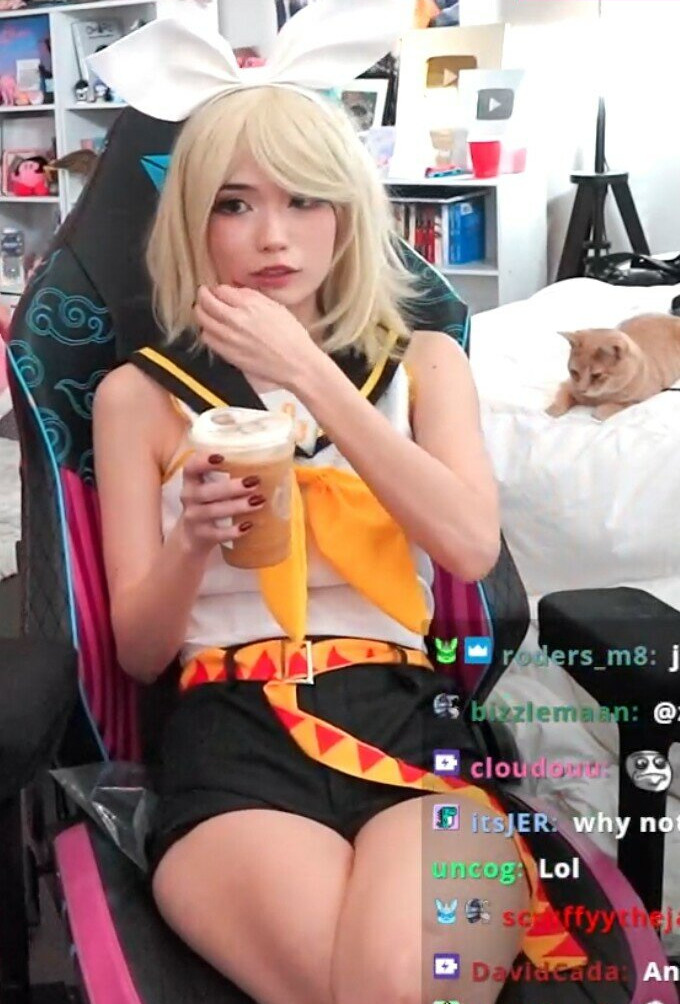 emiru-33 gallery photo #784