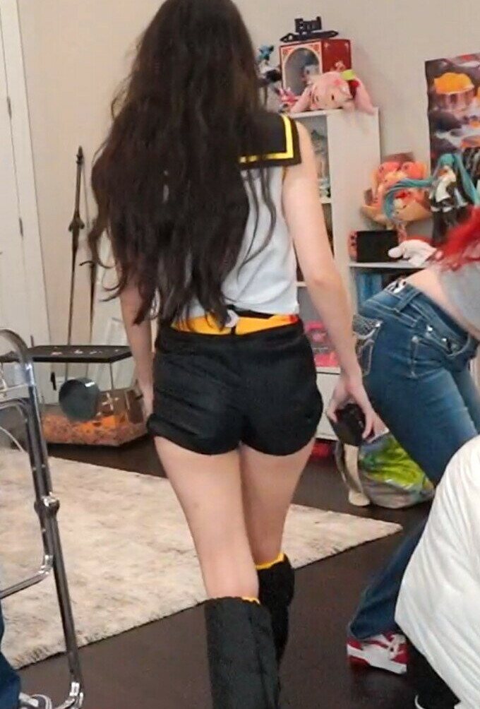 emiru-33 gallery photo #785