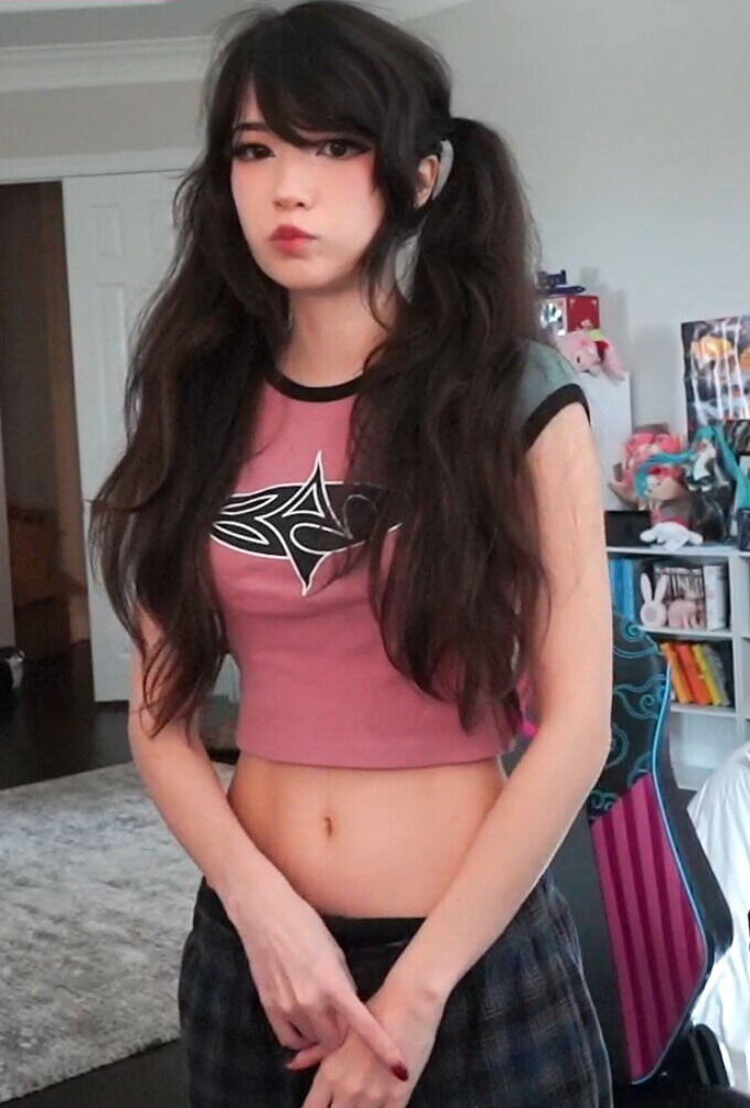 emiru-33 gallery photo #797