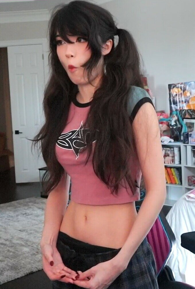 emiru-33 gallery photo #799