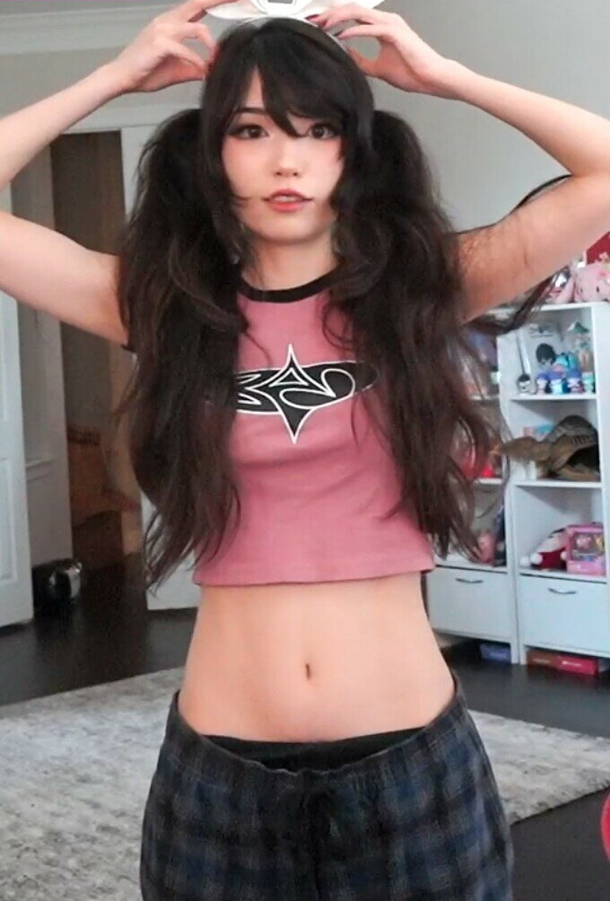 emiru-33 gallery photo #808