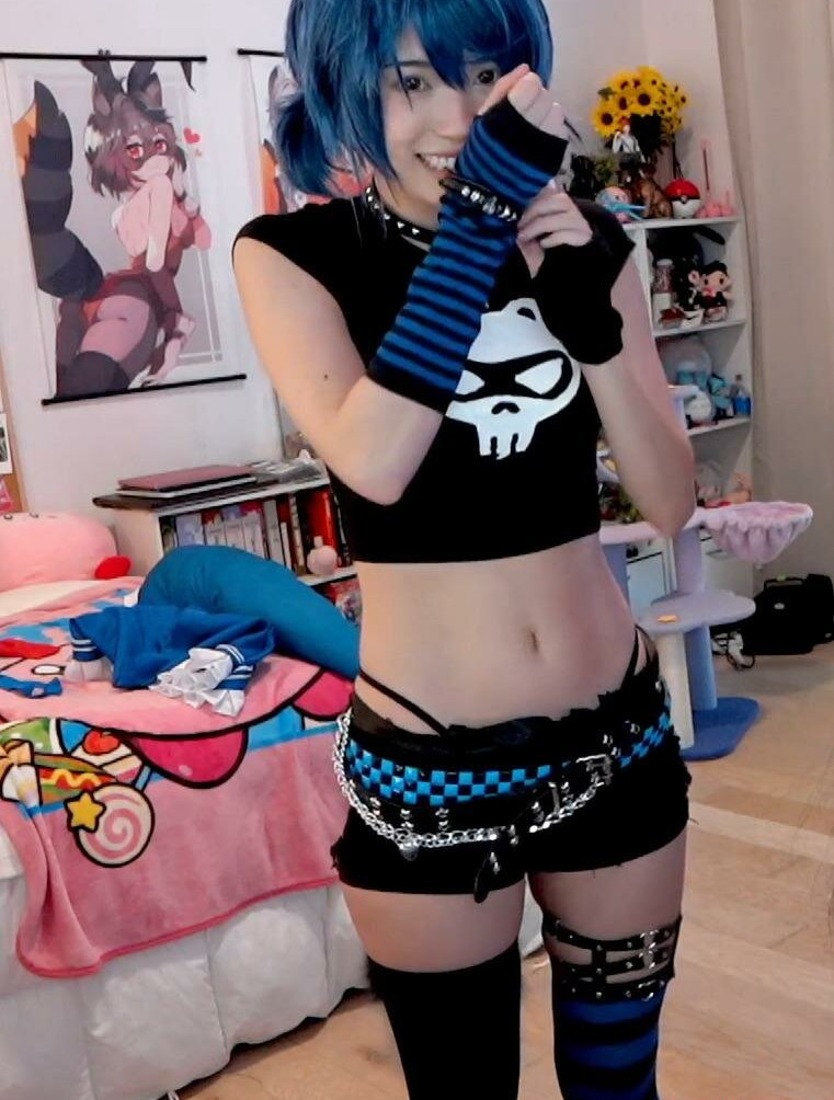 emiru-33 gallery photo #944