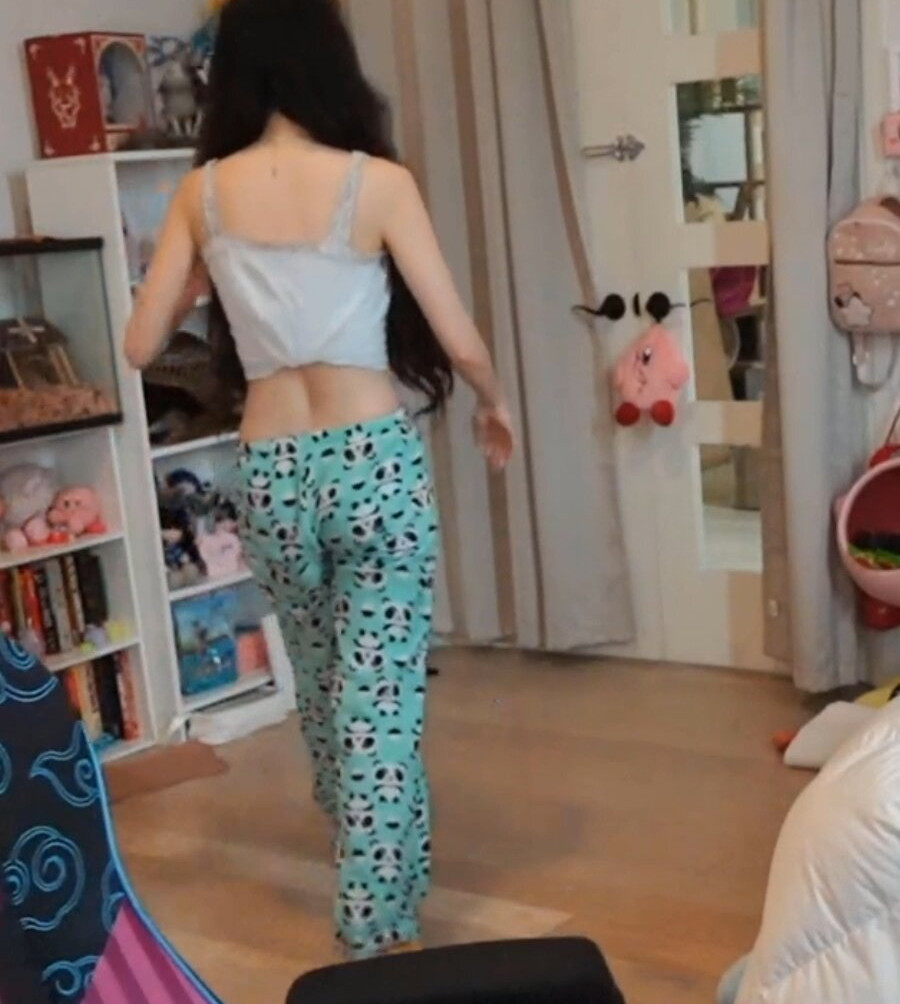 emiru-33 gallery photo #972