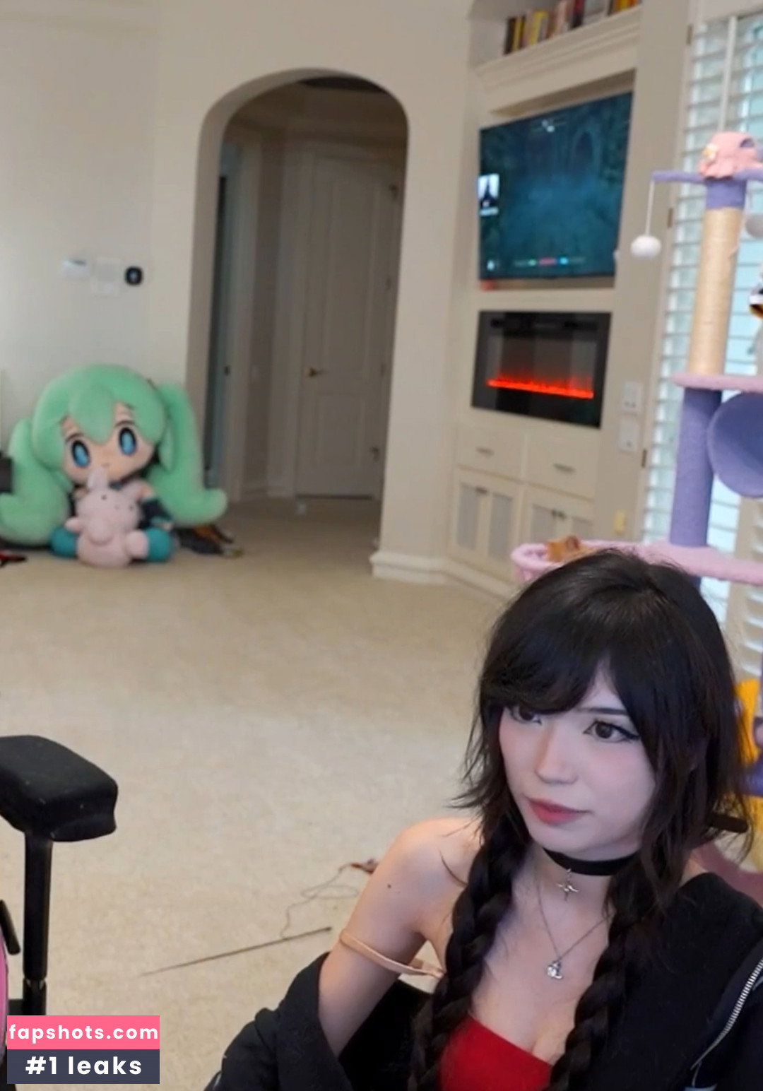 Emiru gallery photo #3287