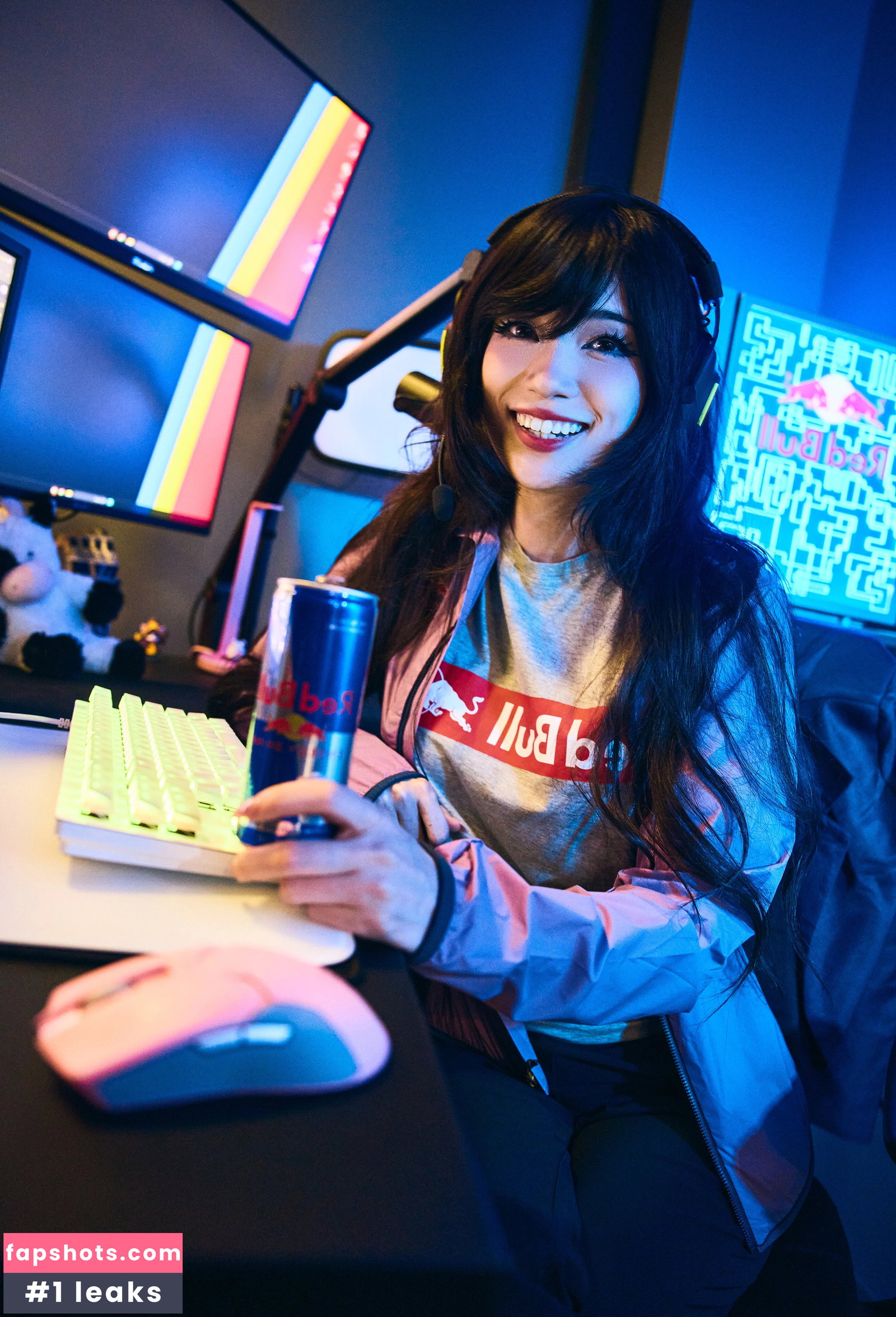 Emiru gallery photo #4851