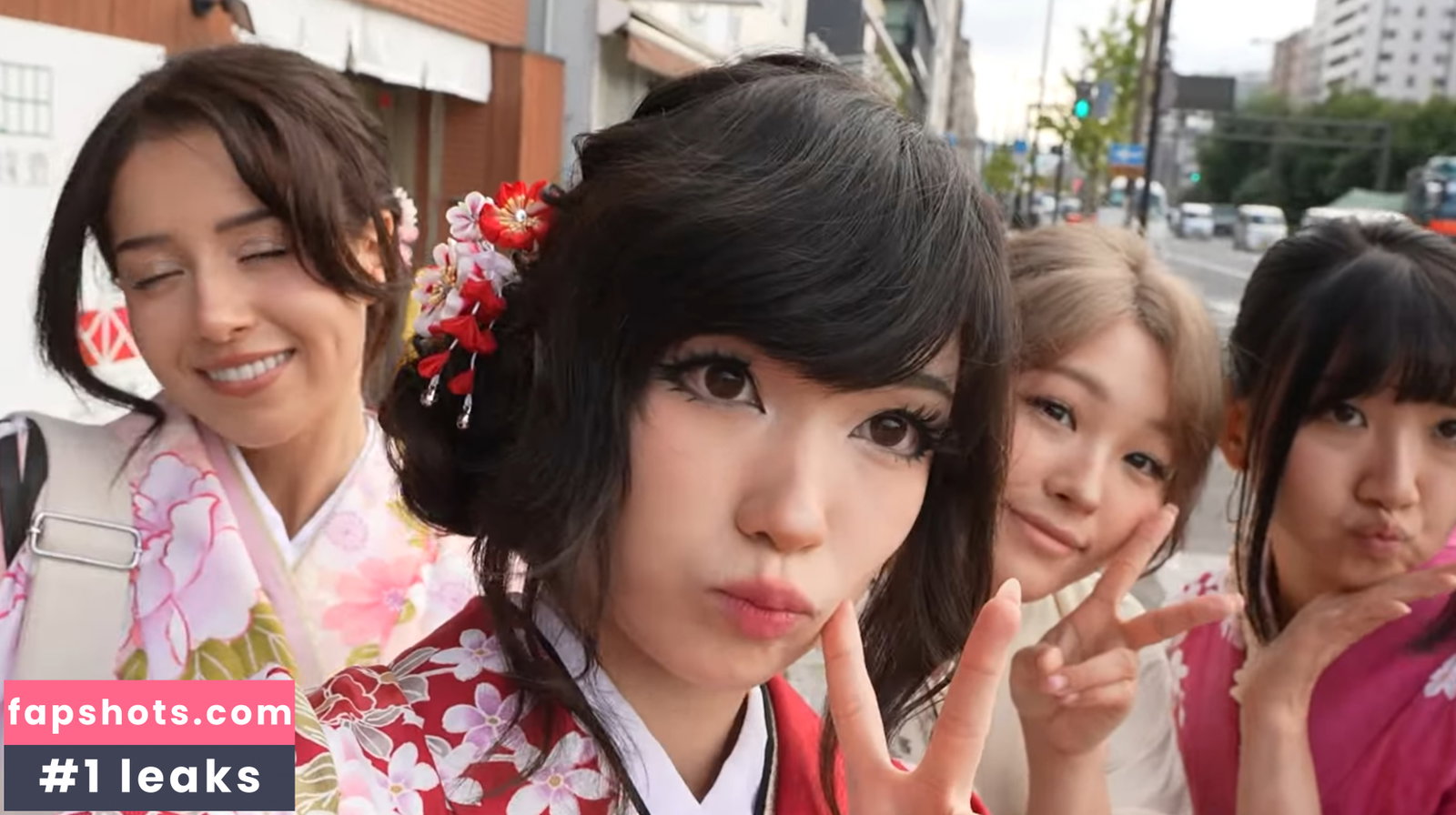 Emiru gallery photo #925