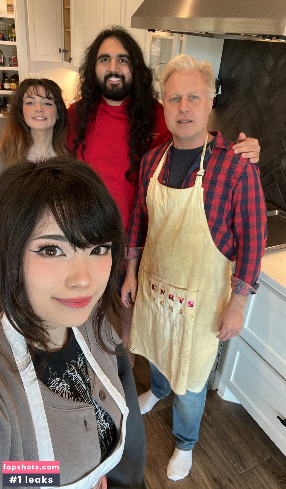 Emiru gallery photo #570
