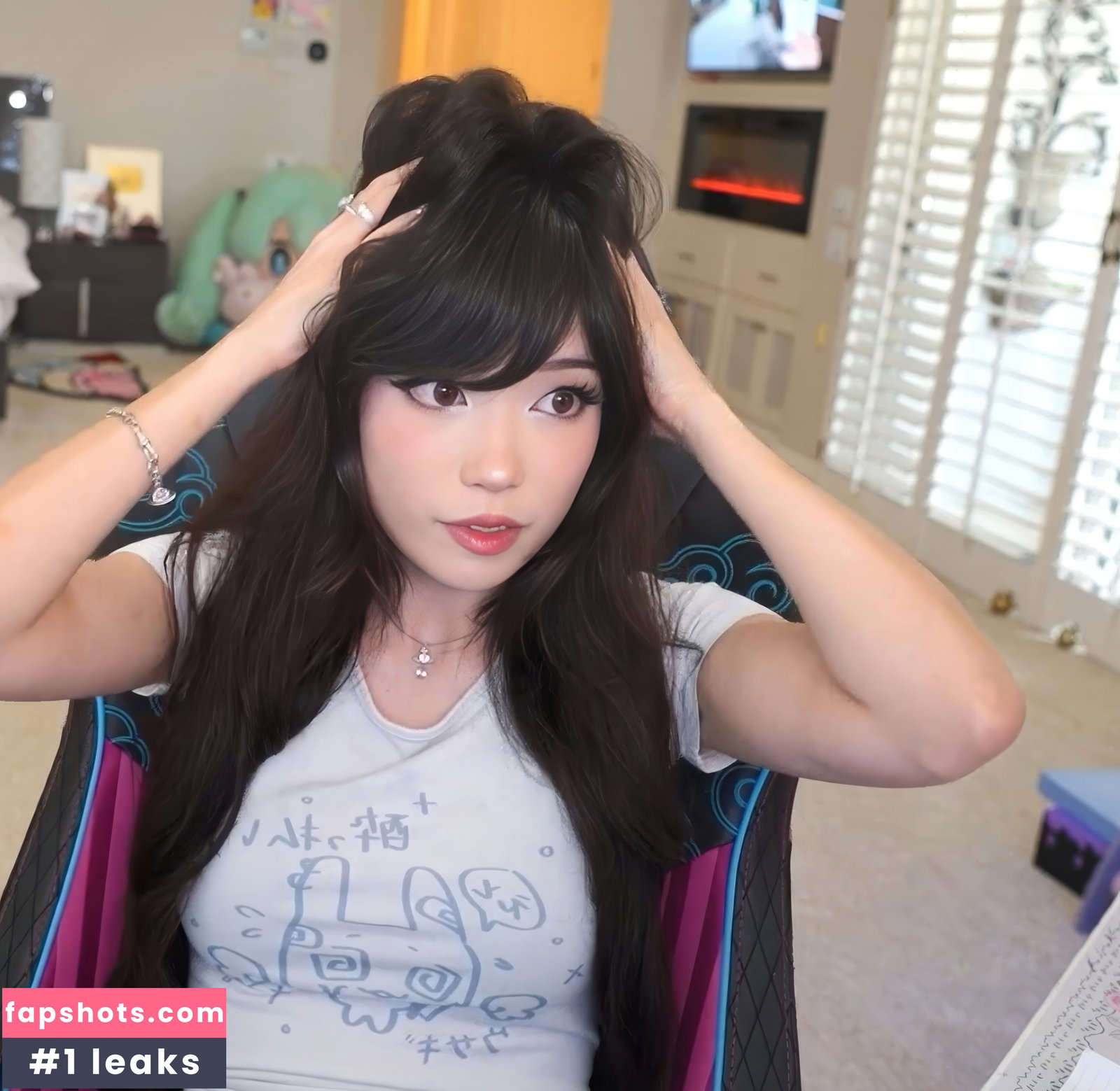 Emiru gallery photo #3723