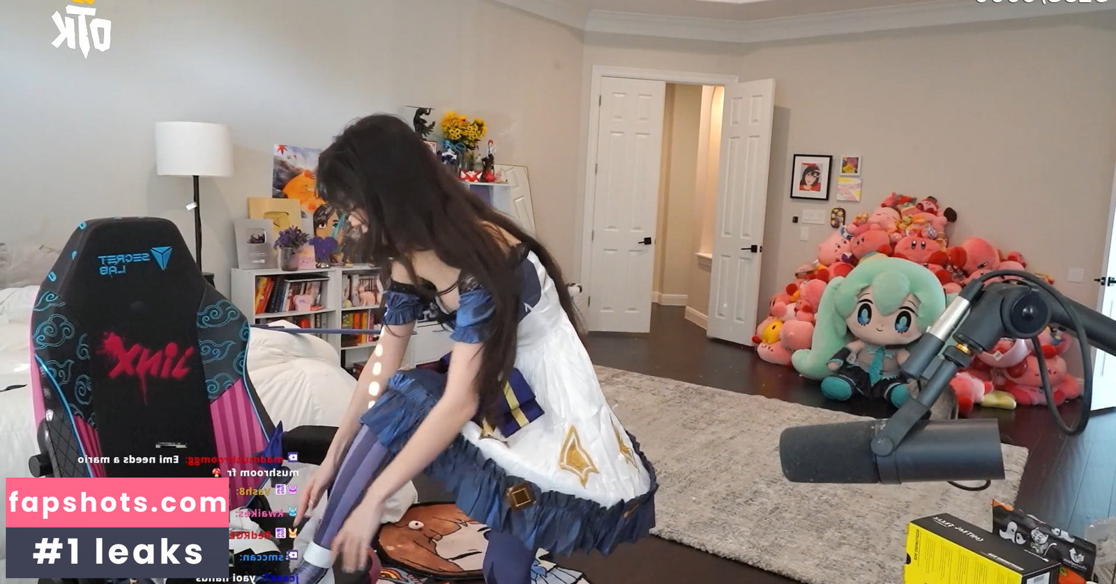 Emiru gallery photo #736