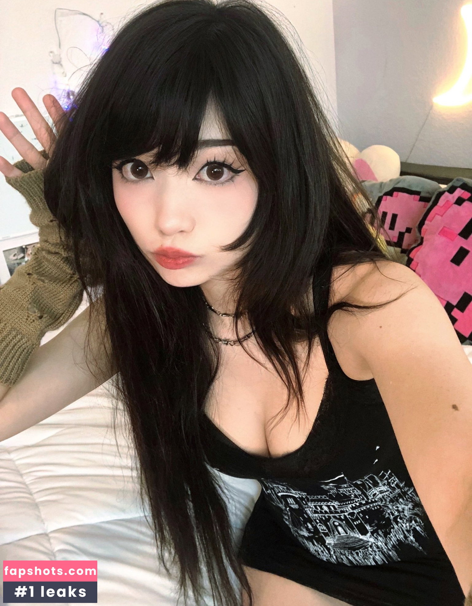 Emiru gallery photo #2802