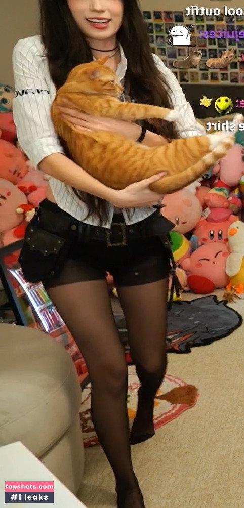 Emiru gallery photo #1740