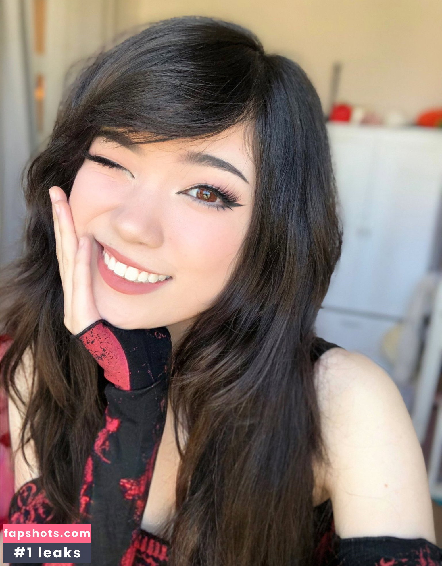 Emiru gallery photo #2585