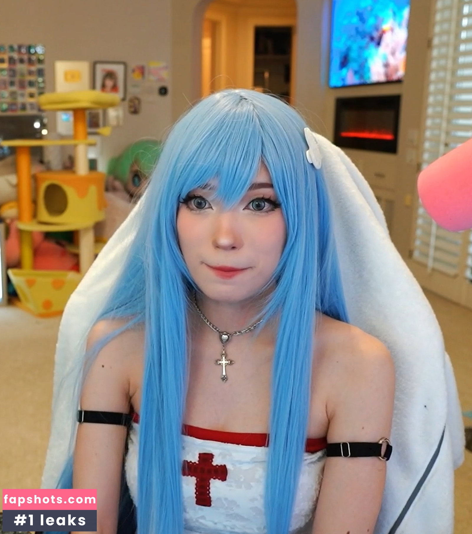 Emiru gallery photo #1810