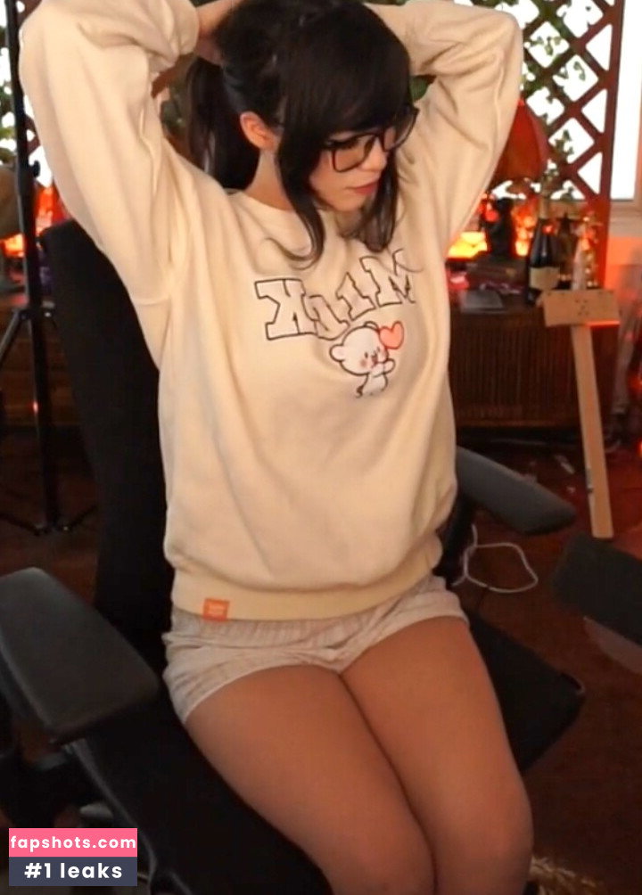 Emiru gallery photo #1924